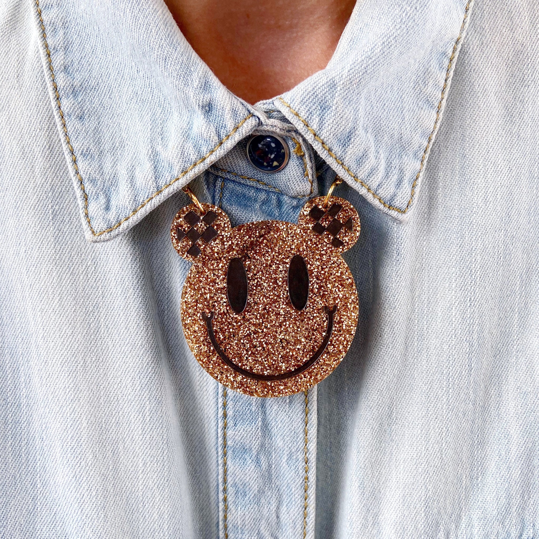 Smiley Face Acrylic Necklace (Gold Glitter)